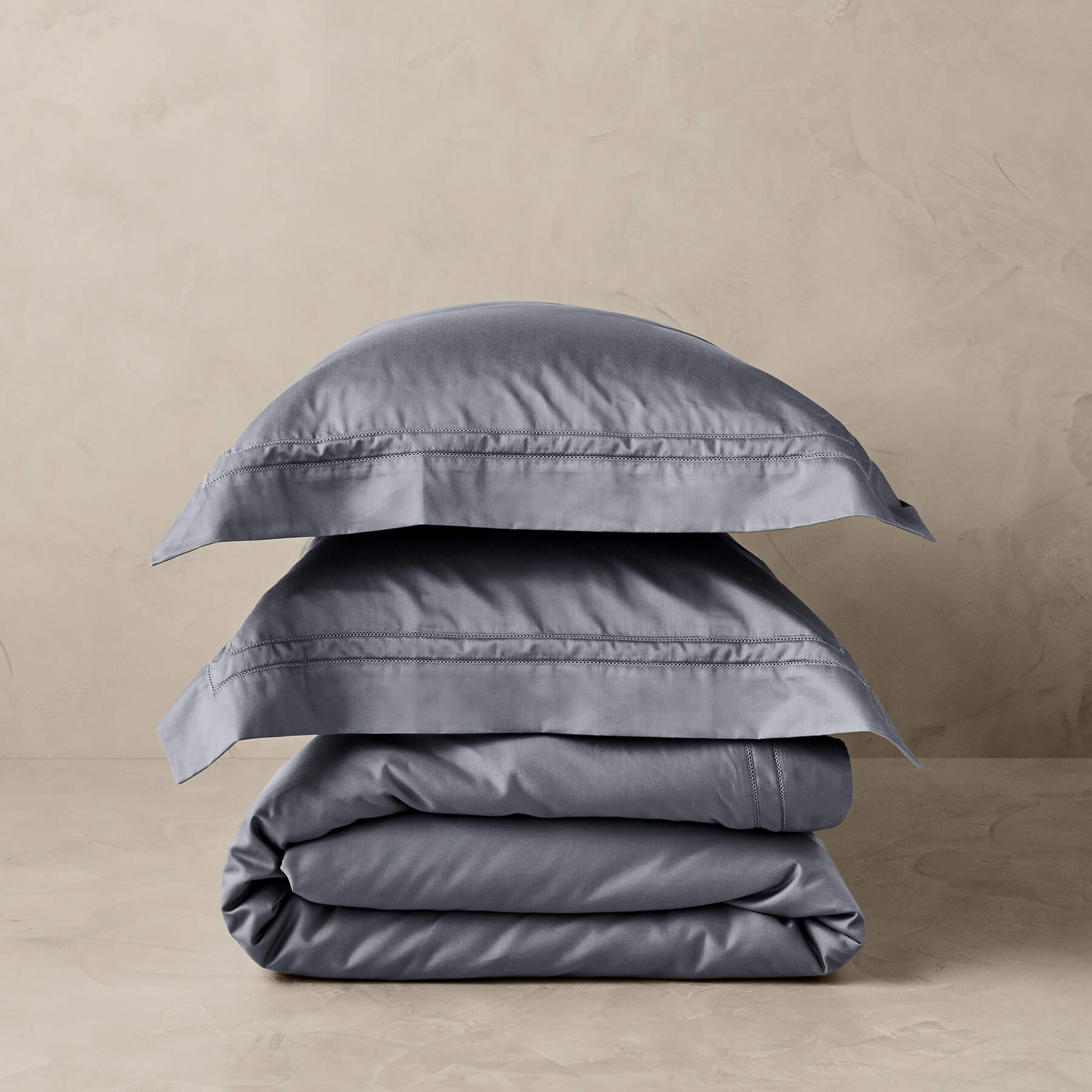 Kings & Queens Egyptian Cotton Classic Hemstitch Duvet Cover Set in Slate Bedding Set