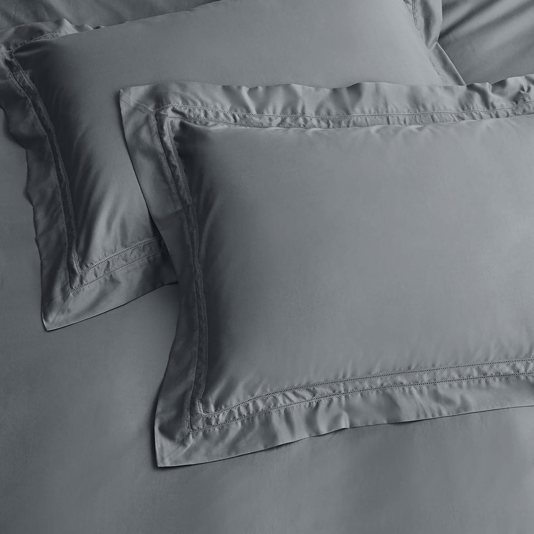 Kings & Queens Egyptian Cotton Classic Hemstitch Duvet Cover Set in Slate Pillowcase Sham Set