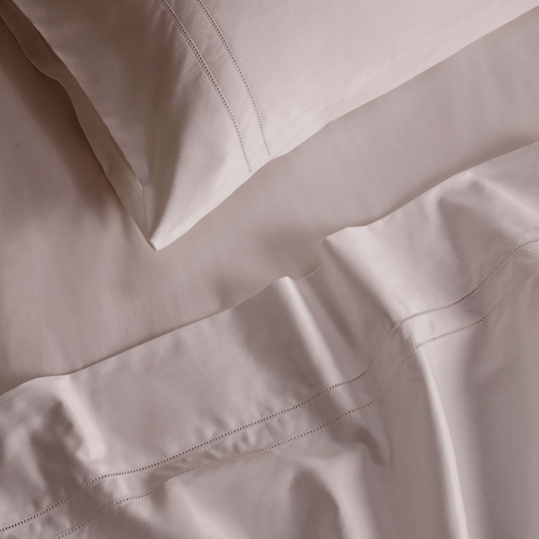 Kings & Queens Egyptian Cotton Classic Hemstitch Supreme Bundle Set in Rose Fabric Detail Sheet