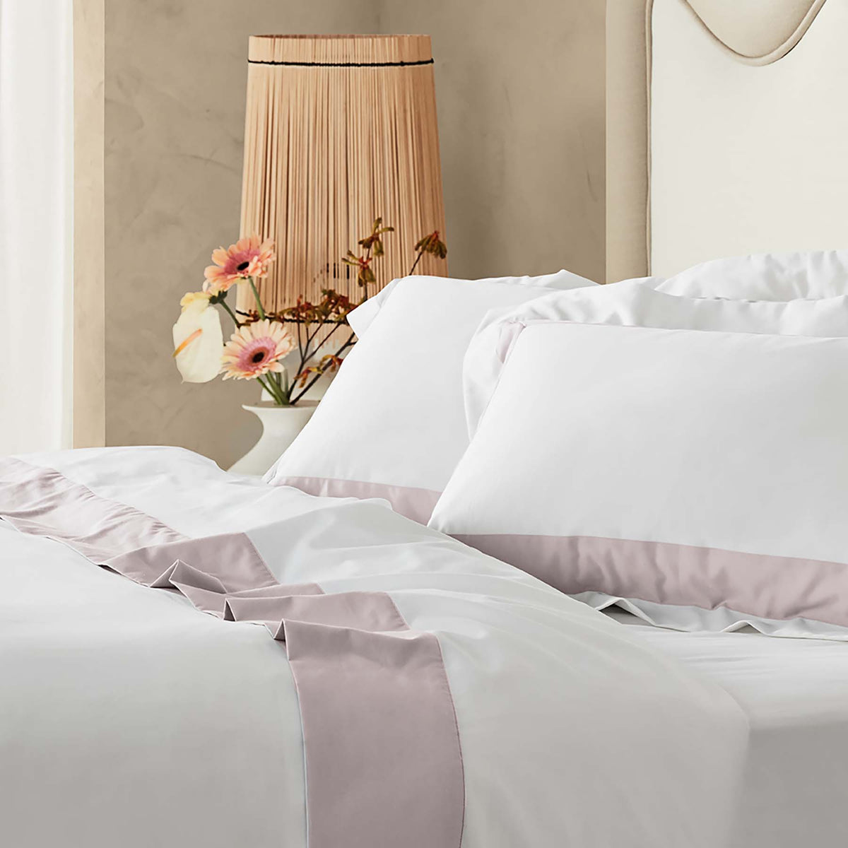Kings & Queens Egyptian Cotton Signature Cuff Duvet Cover Set in Rose Side View