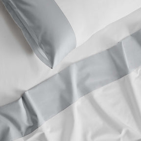 Kings & Queens Egyptian Cotton Signature Cuff Sheet Set in Cloud Fabric Detail