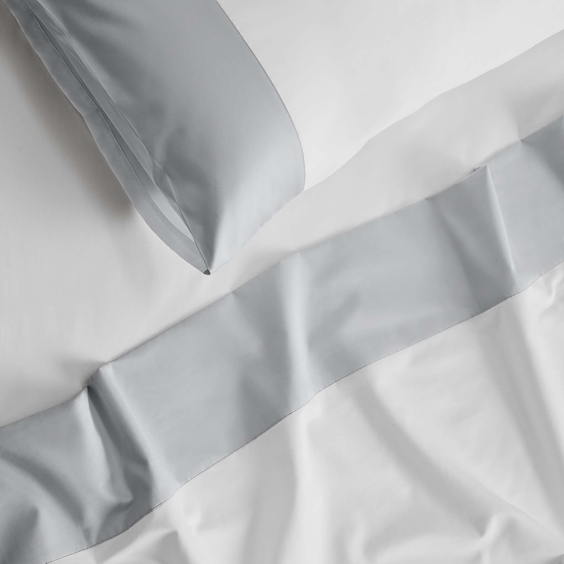 Kings & Queens Egyptian Cotton Signature Cuff Supreme Bundle Set in Cloud Fabric Detail Sheet