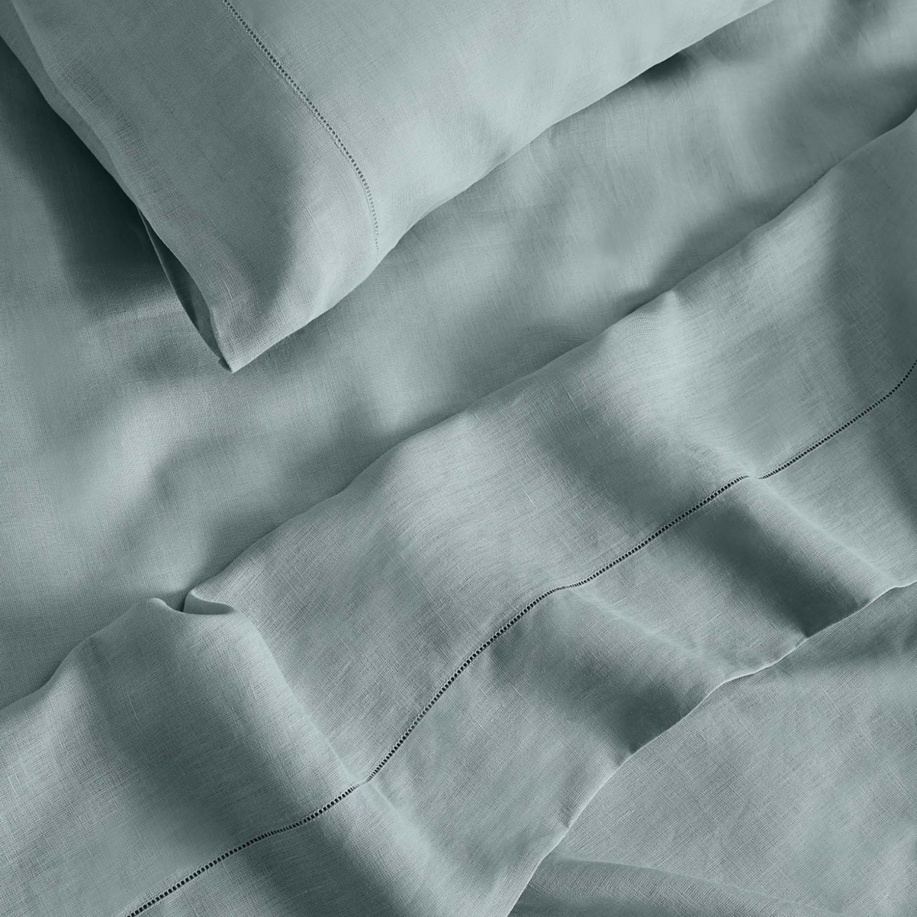 Kings & Queens Vintage Linen Supreme Bundle Set in Lake Fabric Detail Sheet