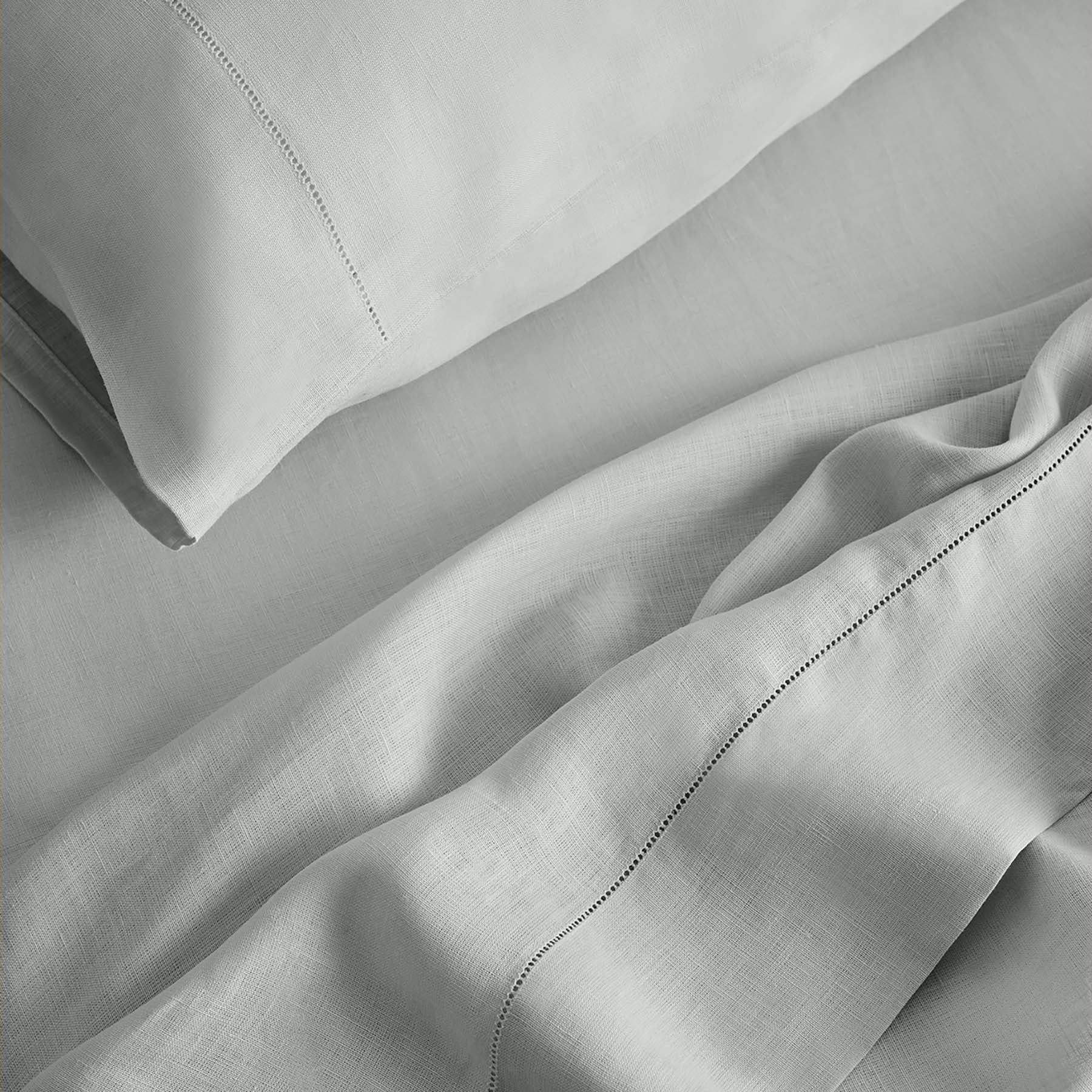 Kings & Queens Vintage Linen Sheet Set in Tin Fabric Detail